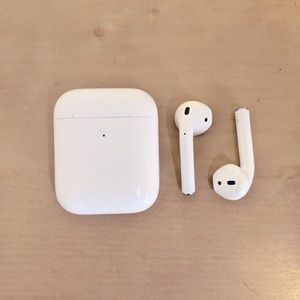 Apple AirPods Gen 2